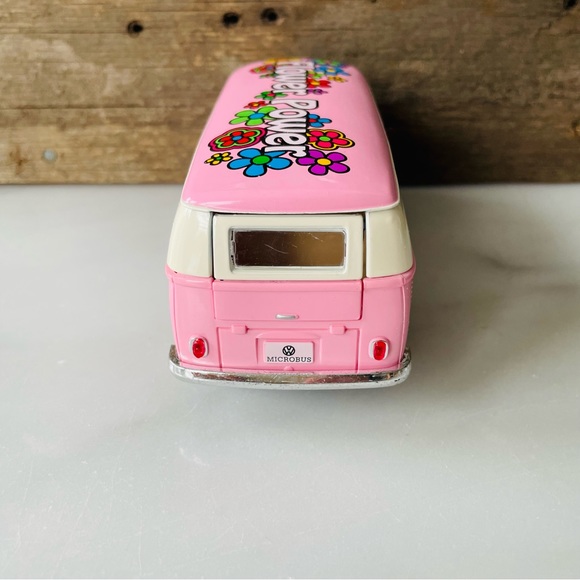 1962 VW Classical Bus Model Car•1/32•NWT•Pink~Cream VW Bus•Rear + Side Door Open - Picture 10 of 13